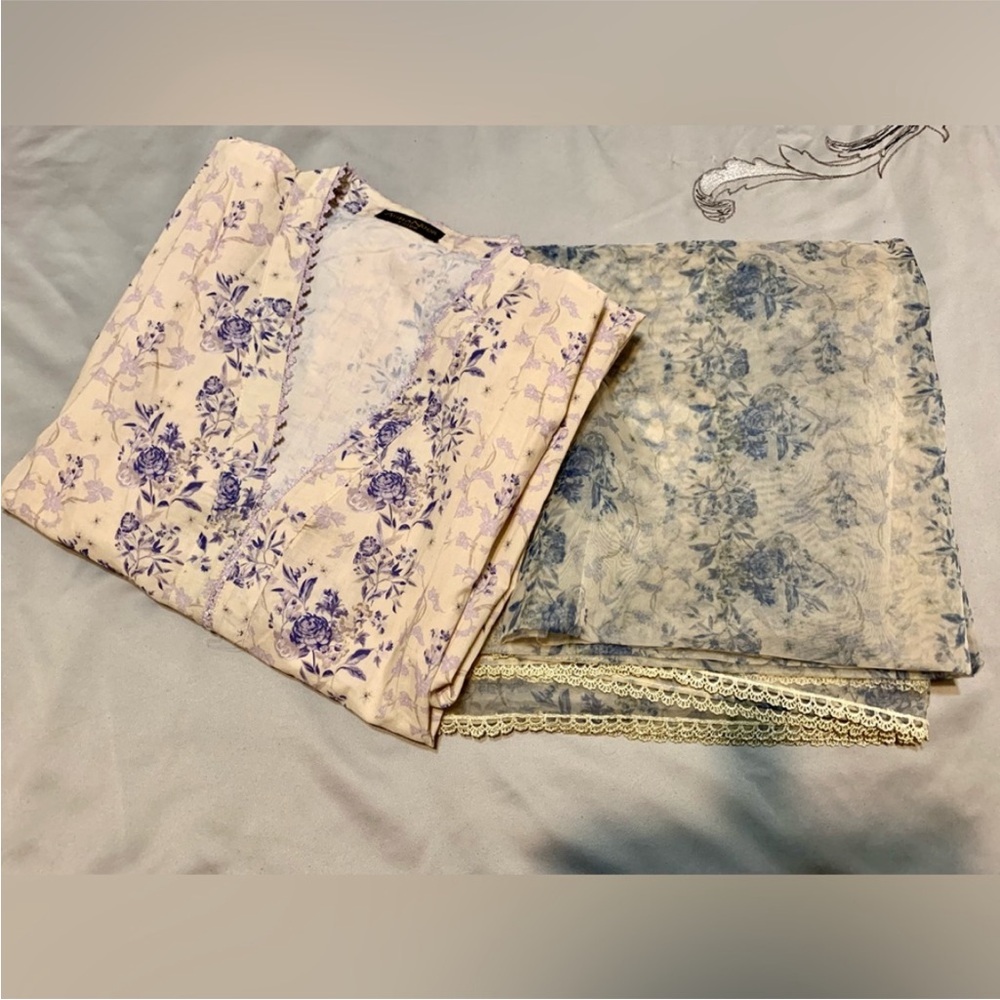 AGHA NOOR Floral Patterned Dress with Blue Accents - Picture 10 of 10